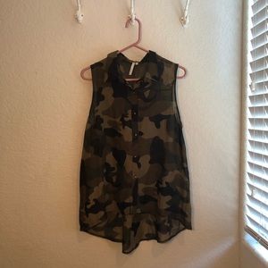 Women’s camo tank blouse
